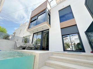 Casa adossada a Nueva Torrevieja