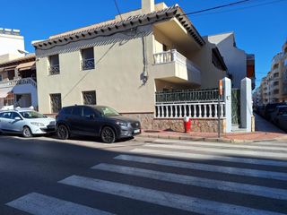Casa adossada a Avenida Habaneras - Curva de Palangre