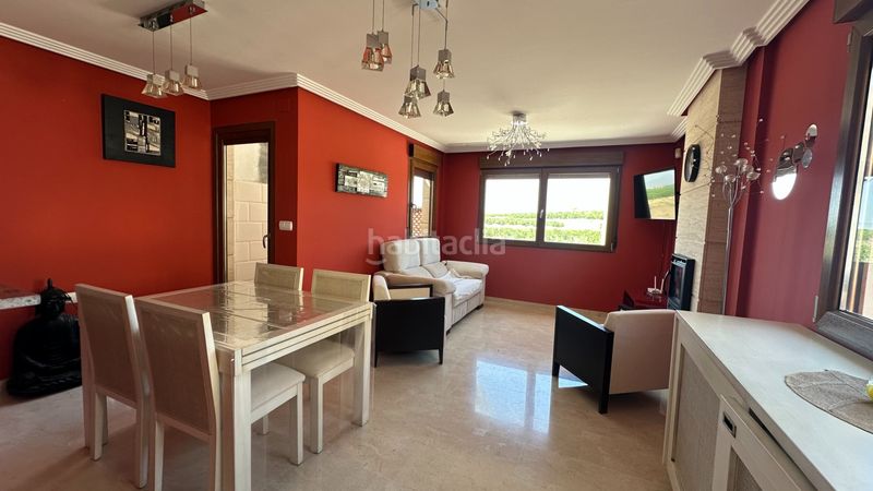 Foto 546aa2d9-ae63-4259-8da7-0f0644bb6547. Casa adossada amb aparcament a Algorfa
