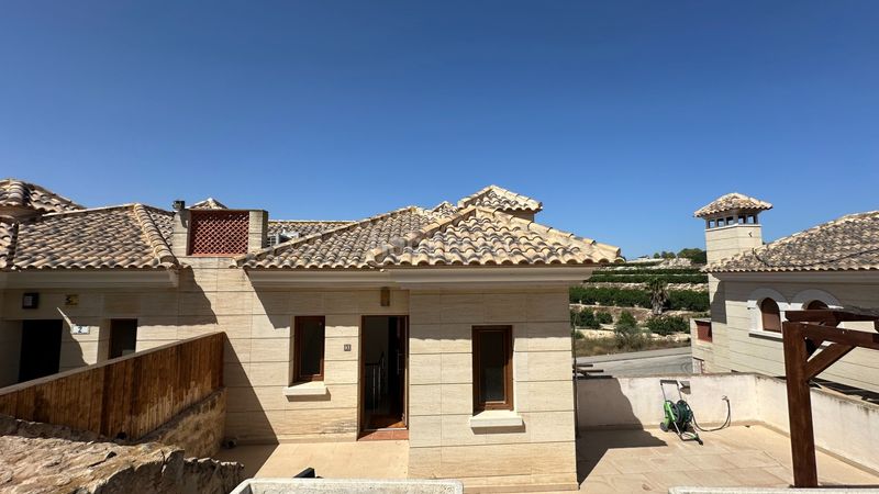 Foto e304fdfc-3803-4f5e-9c9c-620f43e6abe9. Casa adossada amb aparcament a Algorfa