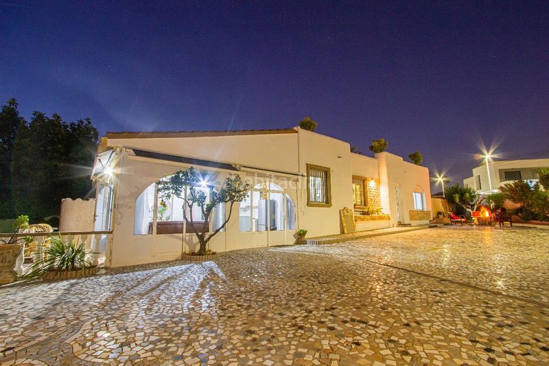 Foto fbee5f6f-b96f-4f9b-9e40-aa8d47fe37b1. Casa amb aparcament piscina a Centro Rojales