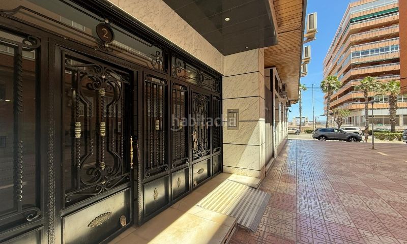 Foto dab2aafd-1240-47f3-abdc-454690cdac6a. Casa amb aparcament a El Acequión Torrevieja
