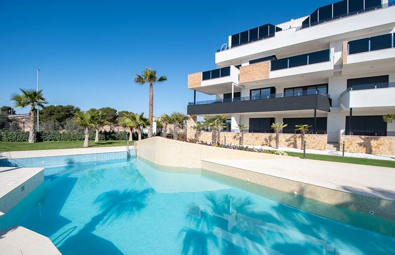 Foto 45bf879e-f278-4180-9741-6865b74bdbc1. Casa amb aparcament a Punta Prima Torrevieja