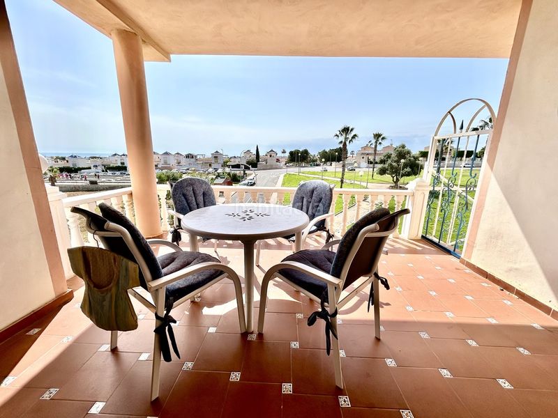 Foto 2a512aa8-ef64-47fb-a5b8-ff6450f0a589. Casa amb aparcament a Punta Prima Torrevieja