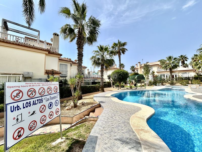 Foto 59a6e61f-a83c-4402-889e-22576c65d3af. Casa amb aparcament a Punta Prima Torrevieja