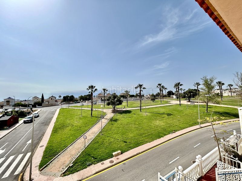 Foto b46f00a6-4aaa-4574-a4b7-5982e09f5d98. Casa amb aparcament a Punta Prima Torrevieja