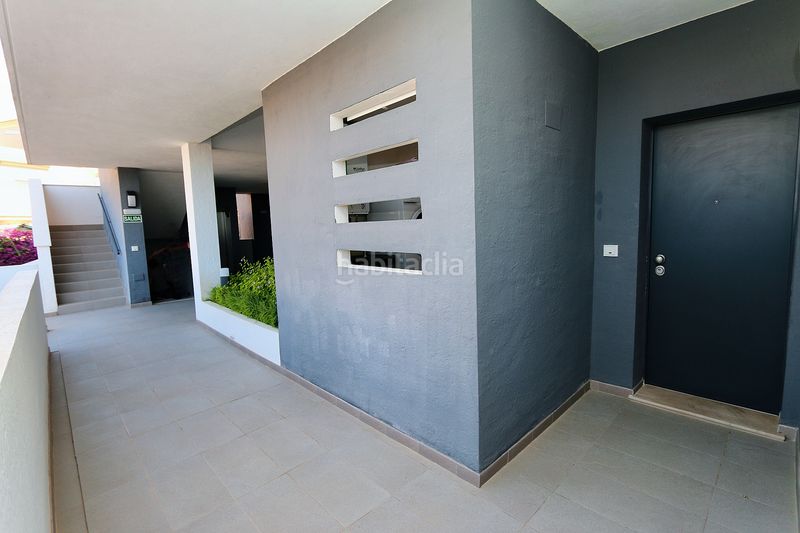 Foto 471a1d0d-5e29-4d4b-8e5d-2631760532c4. Casa amb aparcament a Playa Flamenca Orihuela