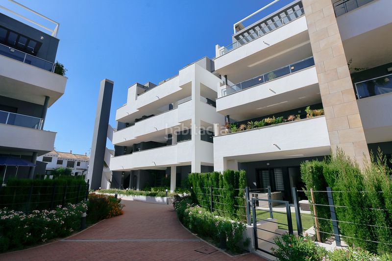 Foto 48663374-386f-46b8-946a-0c7acb067779. Casa amb aparcament a Playa Flamenca Orihuela