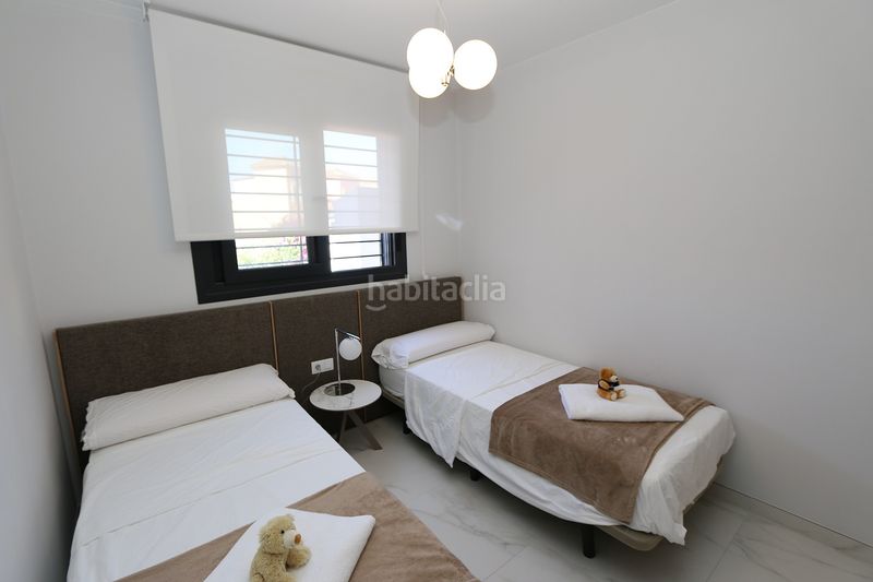 Foto c6d6744b-2596-423a-a4c0-3e3e63ddc2e2. Casa amb aparcament a Playa Flamenca Orihuela