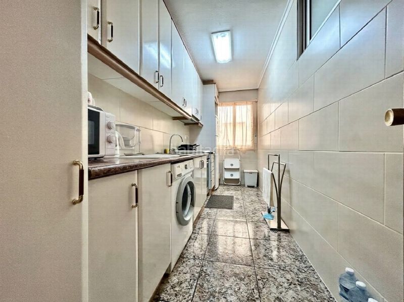 Foto b4c75bad-8ae7-46eb-bf3c-4e5a4b1044ba. Casa amb aparcament a Punta Prima Orihuela