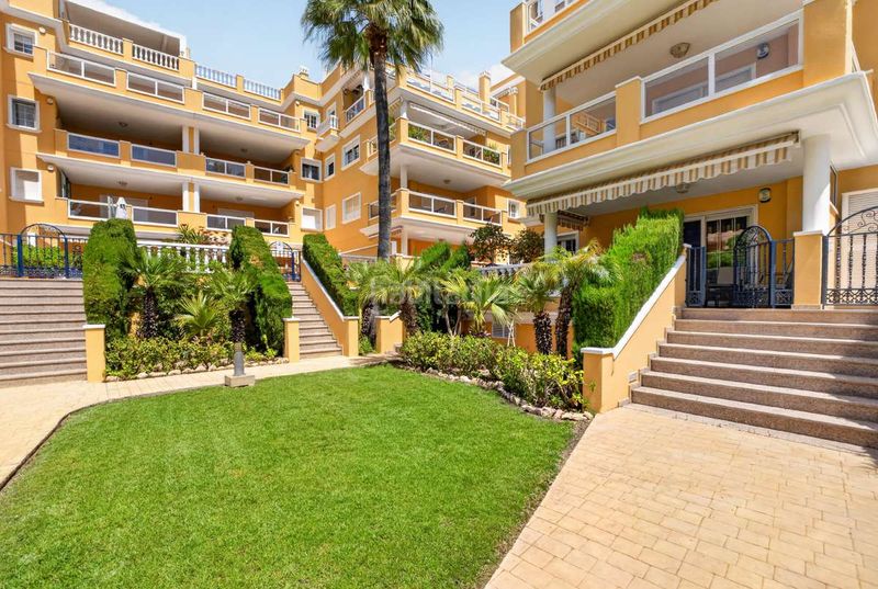 Foto 1538b379-35e1-425d-8fbd-11c465b267c6. Casa a Cabo Roig Orihuela