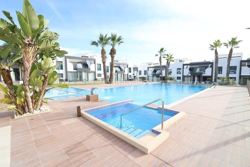Foto 150dd361-d4bf-46a4-926a-e3d11d2e617b. Casa amb aparcament a San Miguel de Salinas
