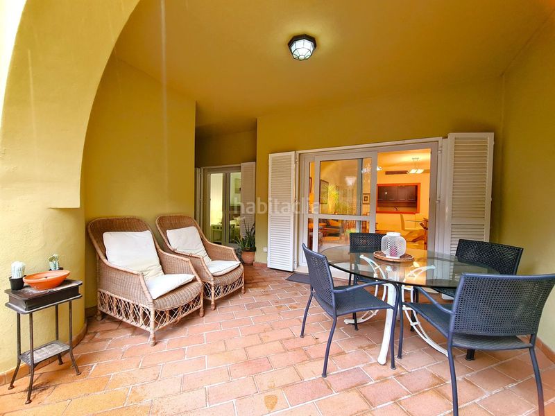 Foto 2bd2e3f0-2a71-499f-a596-5c57088e069e. Apartament amb aparcament a Sotogrande costa Sotogrande