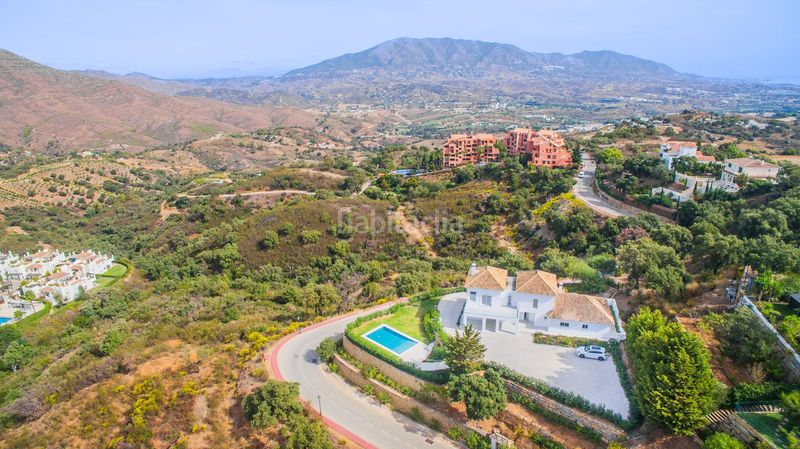 Foto 95e93f8f-715b-4339-8cee-f7a412134c16. Casa amb aparcament a Santa María Marbella