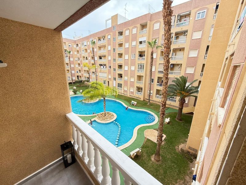 Foto f2ea8464-4fa7-4d4d-be5a-9cec61bd5072. Casa a Parque de las Naciones Torrevieja