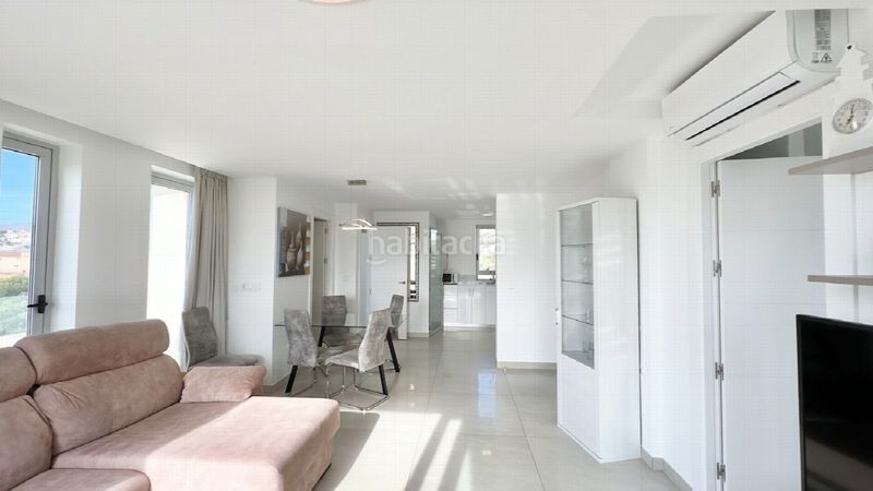Foto c86139c5-9e7f-450f-bc16-7781d652d41d. Casa a cala Finestrat Finestrat