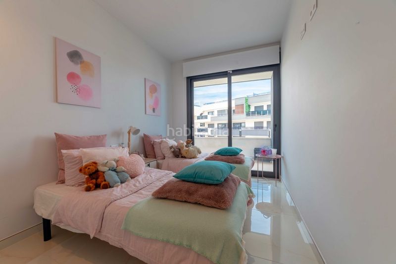 Foto ac1b6bed-24d9-4ffb-8489-c136d14c3f92. Apartament amb aparcament a La Zenia Orihuela