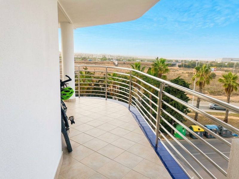 Foto cdb8013f-ad93-4967-a573-d78ad70ea110. Casa a La Veleta Torrevieja