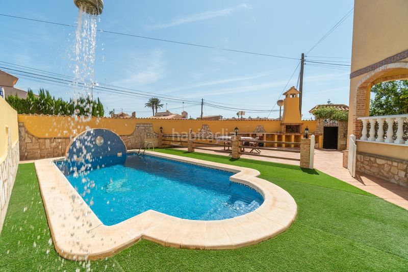 Foto e0e4b28f-2ddf-4969-a5de-f55d13c4c90b. Casa amb piscina a La Florida Orihuela