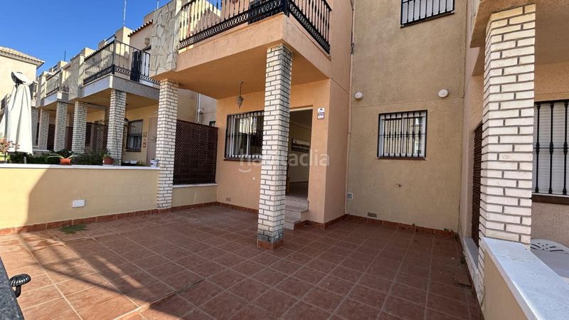 Foto 3a4d088d-a253-40ab-9c6a-17a22920c093. Casa adossada a Punta Prima Torrevieja