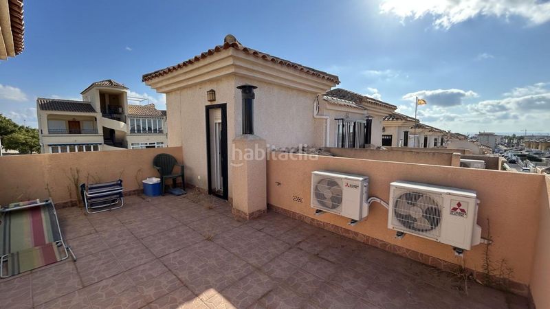 Foto a9cb5eb2-0849-4ae7-8097-68a268add898. Casa adossada a Punta Prima Torrevieja