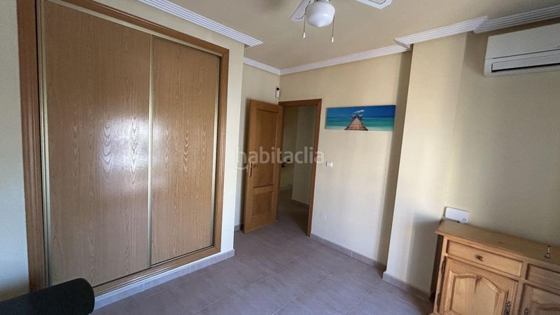 Foto c225fcd7-9bf5-45bd-8f56-022828a0ad01. Casa adossada a Punta Prima Torrevieja