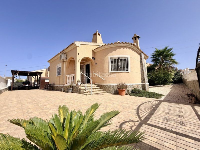 Foto 0ed27358-62bf-4286-b4fc-4bce31c3796d. Casa a Benijófar