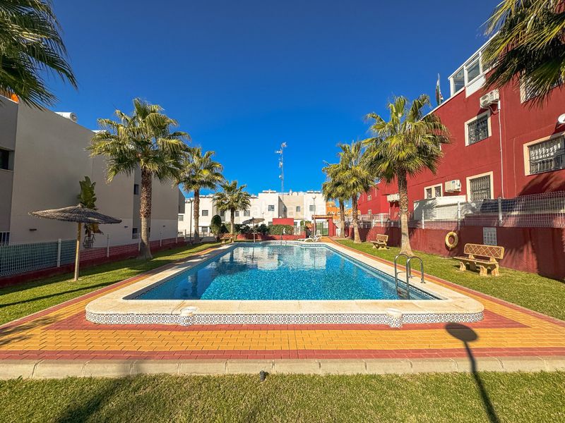 Foto dbd38df6-7fd7-476c-bf29-e10f3fc607c9. Casa a La Florida Orihuela