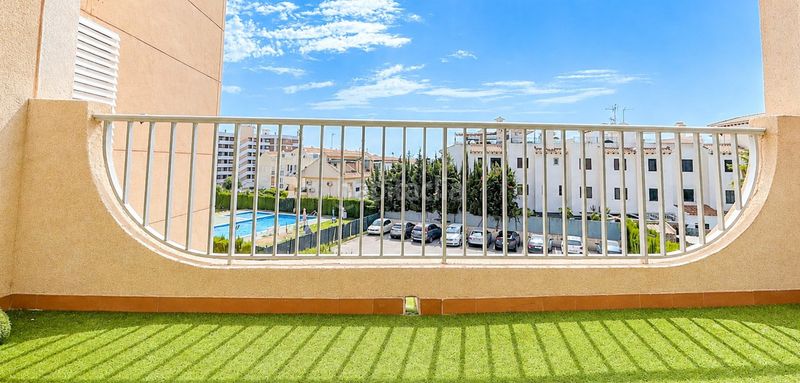 Foto b8e4b538-a56b-4718-8109-7a29467144c4. Apartament amb aparcament a La Zenia Orihuela
