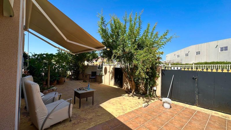 Foto a8d10cad-1f45-4b5c-b0e5-36dc162f1477. Casa amb piscina a La Regia Orihuela