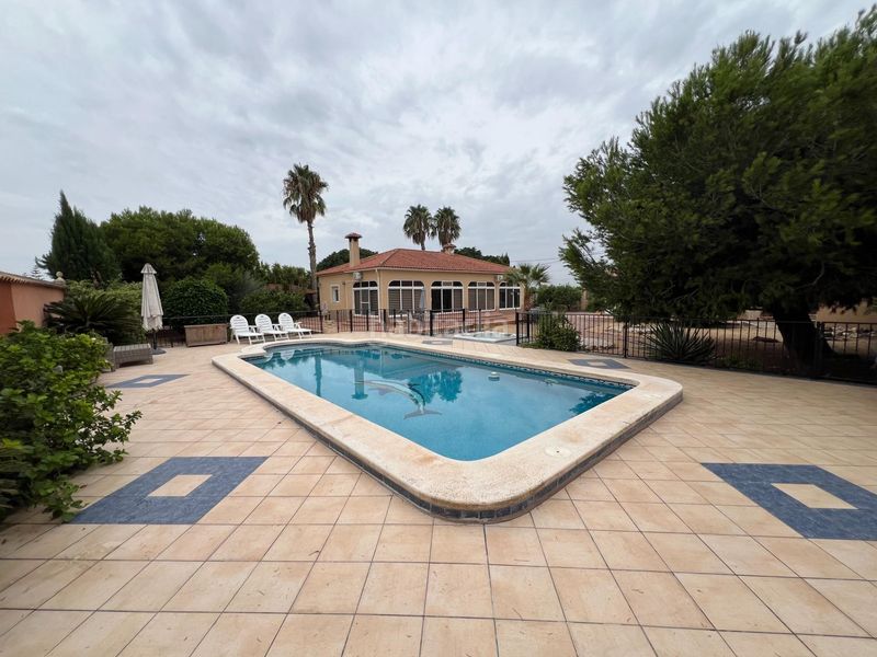 Foto be4d2415-5fc2-451a-918b-a296ed0c59d9. Casa amb piscina a Dolores