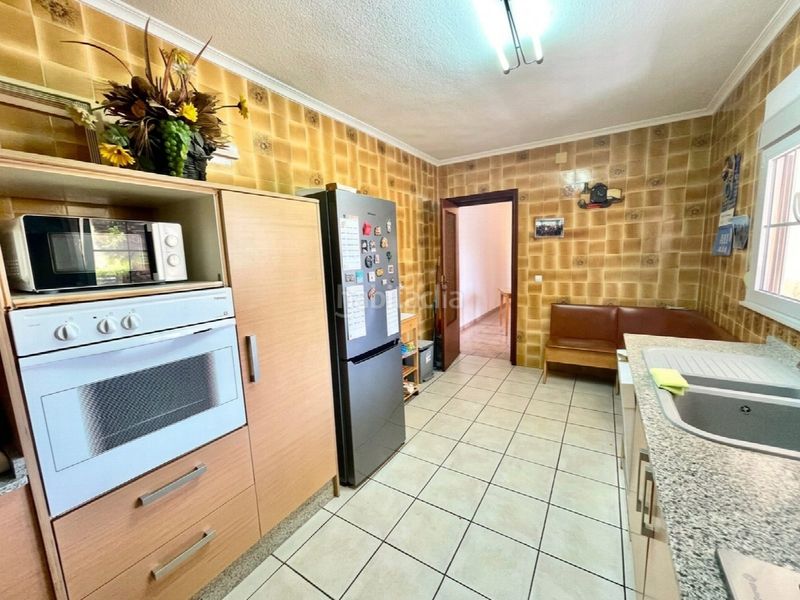 Foto aae5f908-7338-4ce7-b4ca-e96ca1ef2b14. Casa amb aparcament a Benijófar