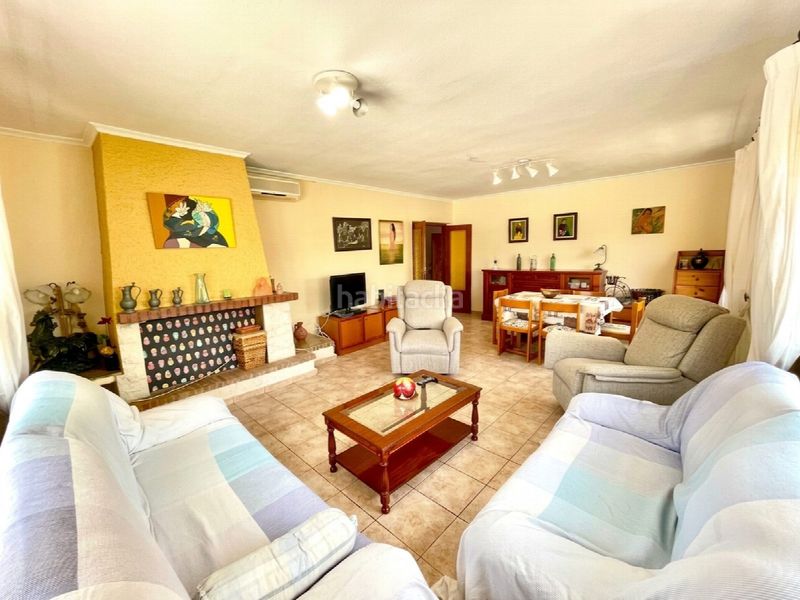 Foto b82975a6-a2ba-4813-b8cb-aca4acd08fc3. Casa amb aparcament a Benijófar