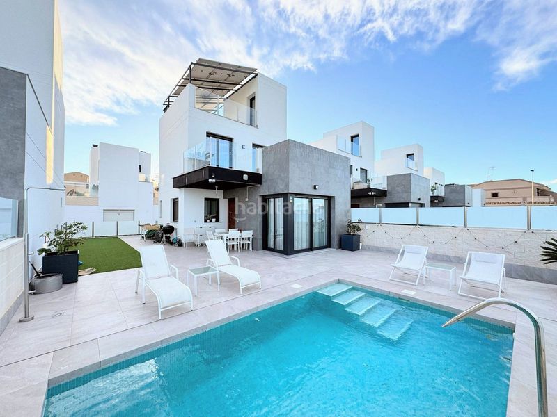 Foto 3eb0790b-20fc-4a84-8bb2-061cdd6102f2. Casa amb piscina a El Molino Torrevieja