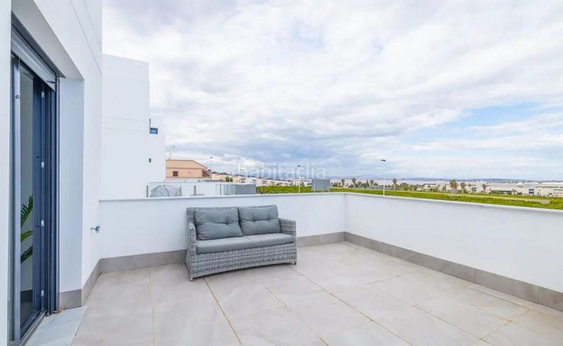 Foto c75ddeb6-f615-4950-bb2e-598ce19626de. Casa amb piscina a El Molino Torrevieja