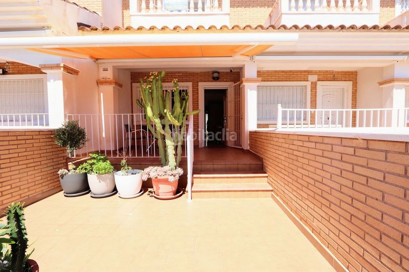 Foto 318d115d-6731-4870-b4c7-9f7c3989154c. Casa amb aparcament a Centro Alcázares (Los)