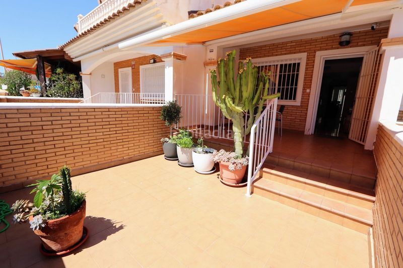 Foto 8ebe8553-856a-4174-970c-958fd2deab1f. Casa amb aparcament a Centro Alcázares (Los)