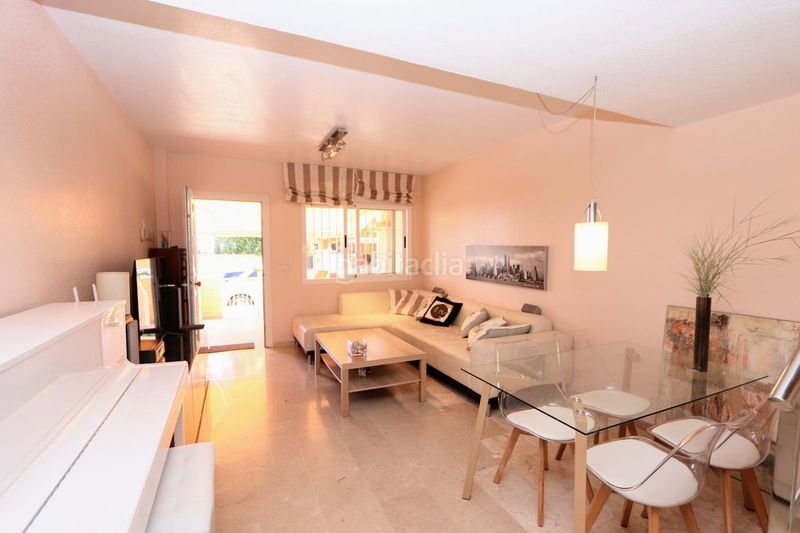 Foto b7acc6e9-9bfd-4744-8326-4b9a4b412bc2. Casa amb aparcament a Centro Alcázares (Los)