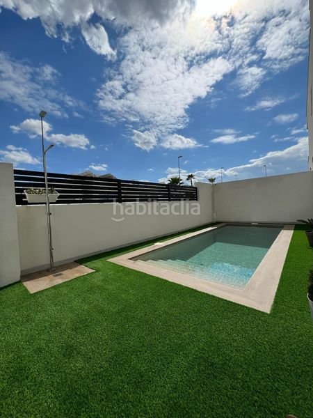 Foto 2f1295a7-3c44-4570-880f-6c5c93c5af62. Casa amb piscina a Benijófar
