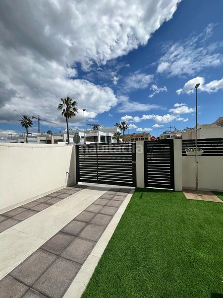 Foto ef8781e6-469a-43d4-8838-d7dd9e602030. Casa amb piscina a Benijófar