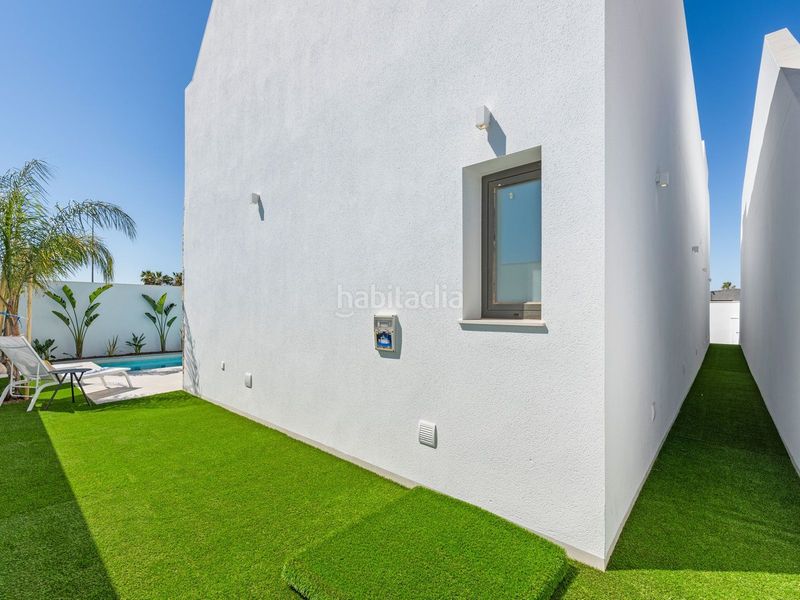 Foto dea4c7f2-61f7-4158-8c85-6bb270fa284c. Casa amb aparcament piscina a Centro Alcázares (Los)
