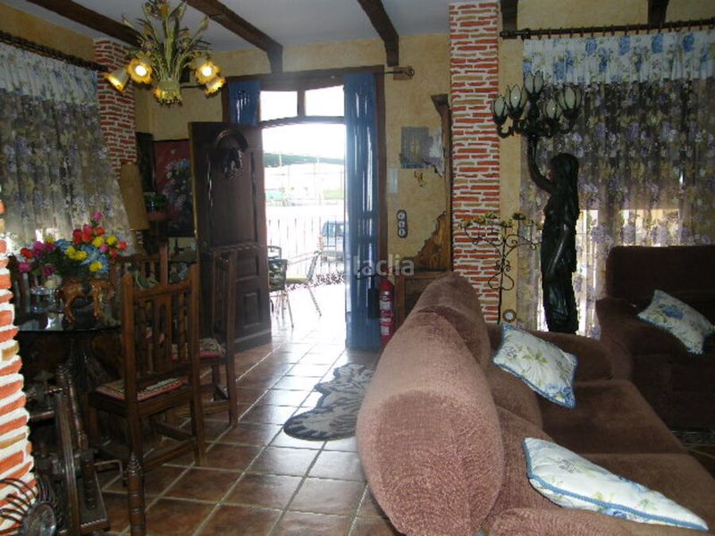 Foto 0da1b585-8bb2-46c6-85e1-648f0885d68f. Casa adossada a Daya Nueva