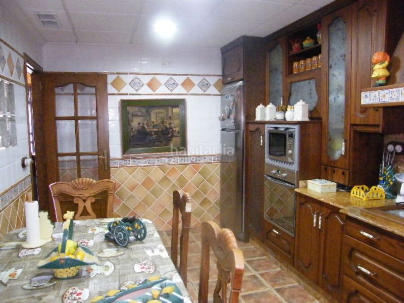 Foto 31c25557-5b99-4f24-bf44-f3a074e2b55f. Casa adossada a Daya Nueva