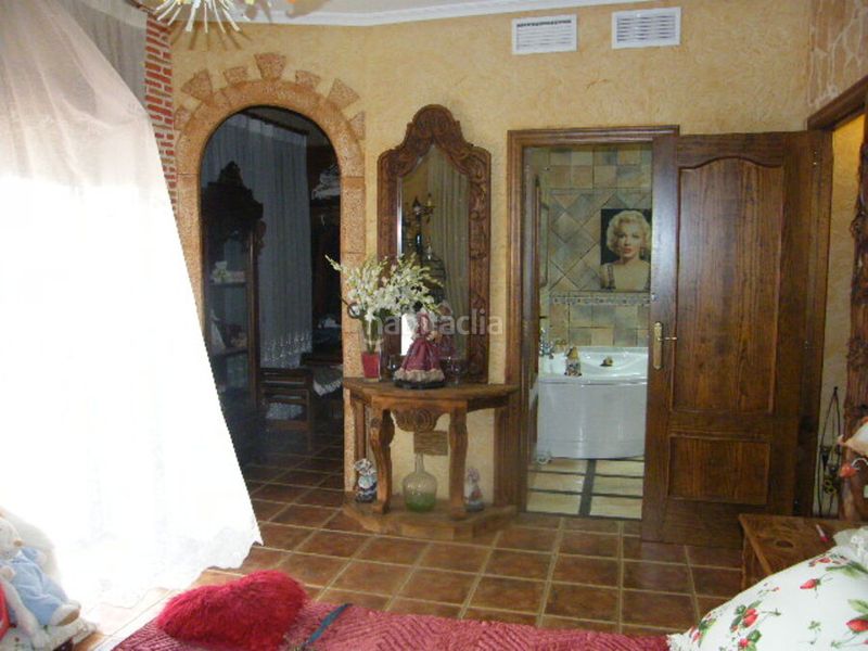 Foto 3ddde331-d42e-4af8-a41f-4e552b6af6d3. Casa adossada a Daya Nueva
