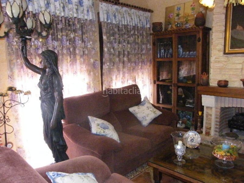 Foto 412157f0-85c1-4a26-9d38-c6c1e79068af. Casa adossada a Daya Nueva