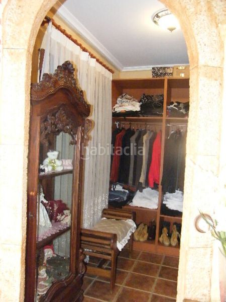 Foto a53f3cbc-8373-4d39-bf72-c314f52e1ae8. Casa adossada a Daya Nueva