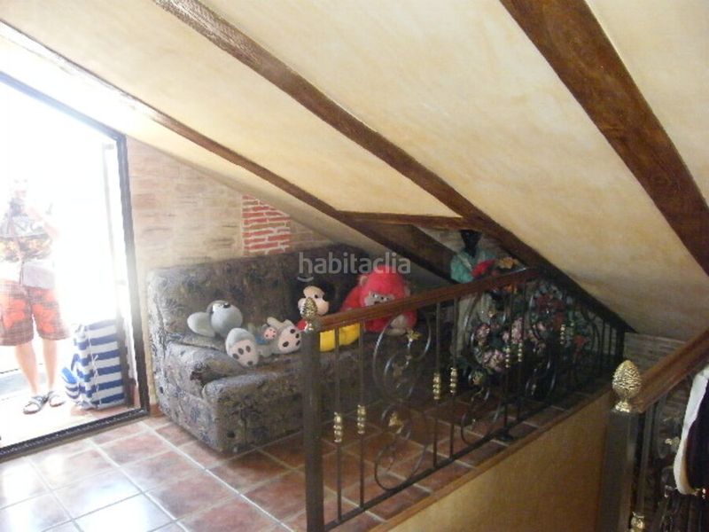 Foto b1a68158-689c-43b2-88fb-8d9f55c14ed9. Casa adossada a Daya Nueva