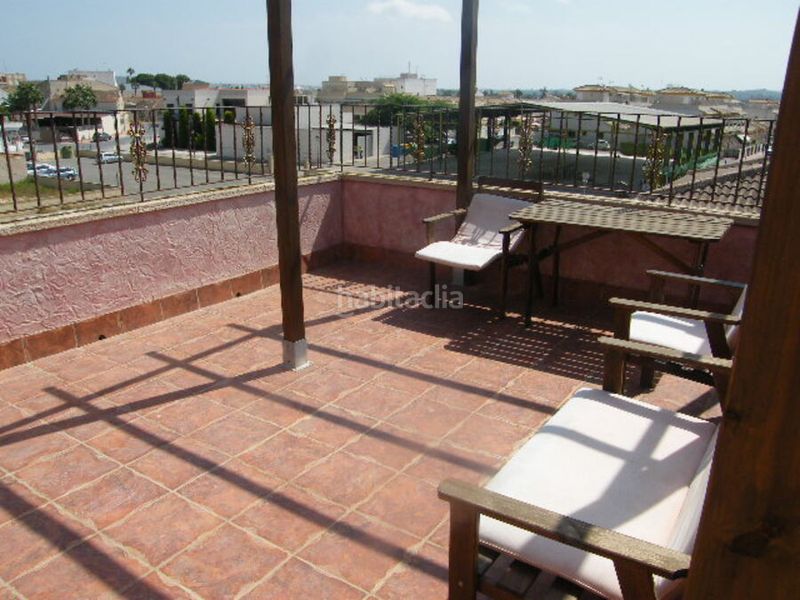 Foto e0597bc9-62db-4461-a5fe-ee0166a33048. Casa adossada a Daya Nueva