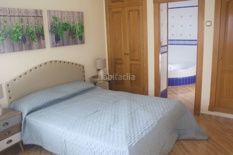 Foto 81bd33e5-5eaf-4ce9-81cf-b9d9123f4e75. Casa amb aparcament piscina a Punta Prima Torrevieja