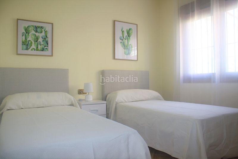 Foto 861fc0eb-a1ba-45be-8231-43f48738f8b0. Casa amb aparcament piscina a Punta Prima Torrevieja